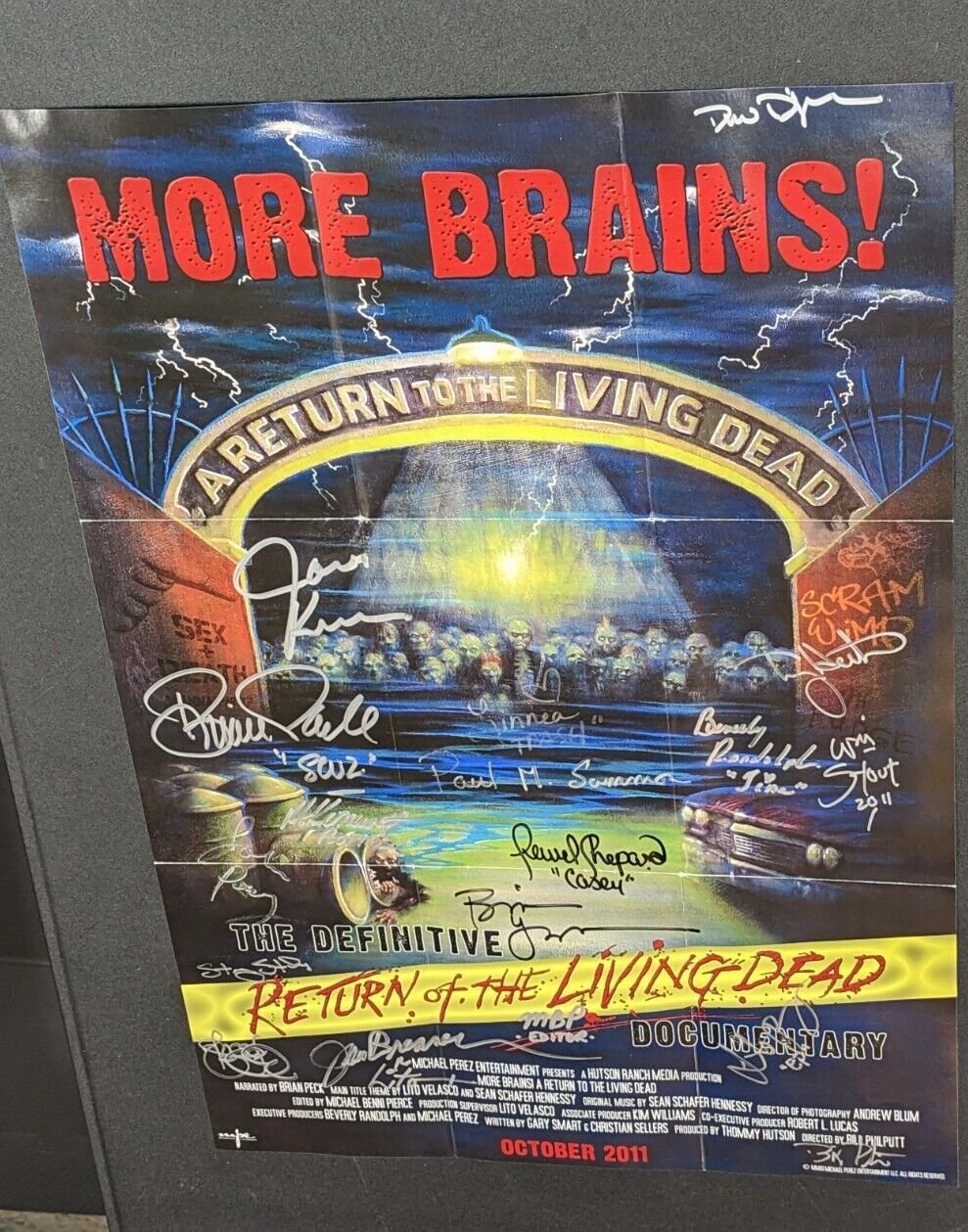 More Brains! Return of the Living Dead 12x18 Poster Signed 19x Cast & Crew