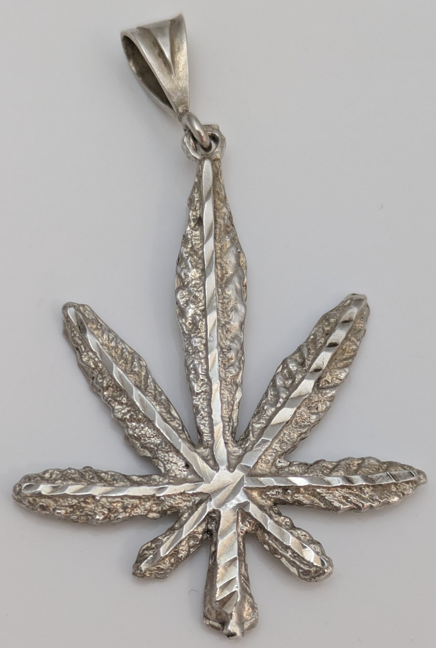 .925 Sterling Silver Marijuana Diamond Cut Pendant / Charm Weed Cannabis Pot